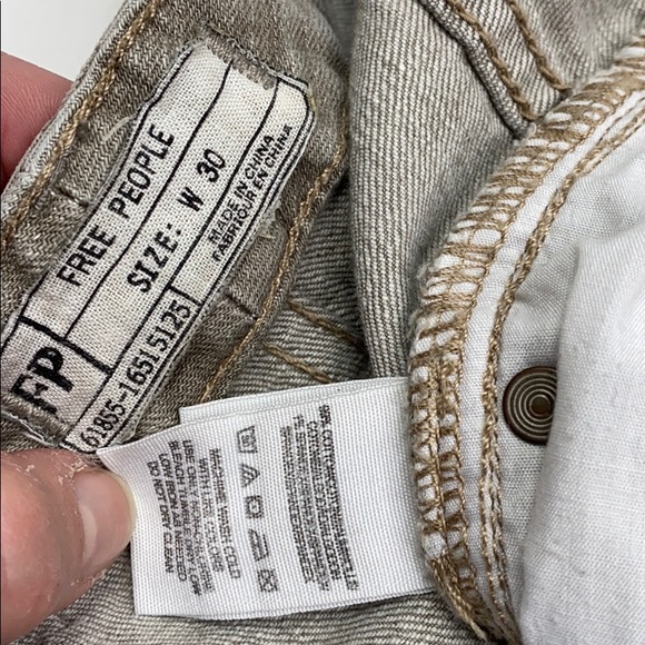 Free People Meg’s Tan Distressed skinny jeans 30 - Picture 9 of 14